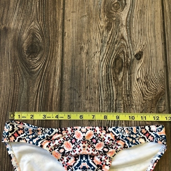 Xhilaration Black & Pink Pattern Scrunch Bottom - Picture 3 of 8